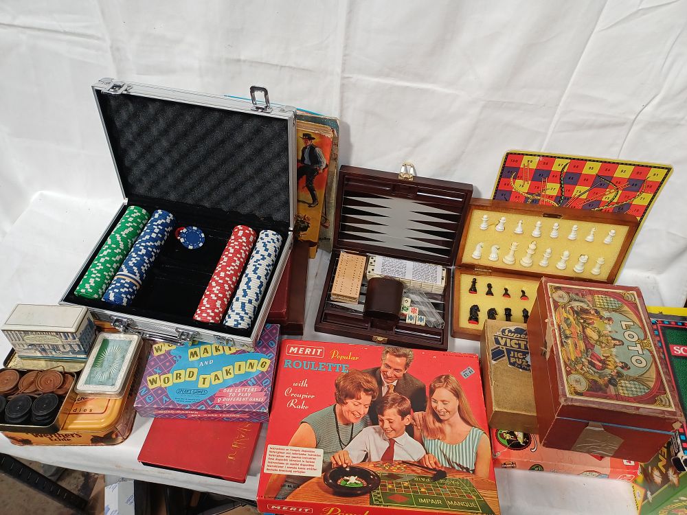 Lot 416: An Assortment of Vintage Board Games and Compendiums by Spear's Games? and Merit?