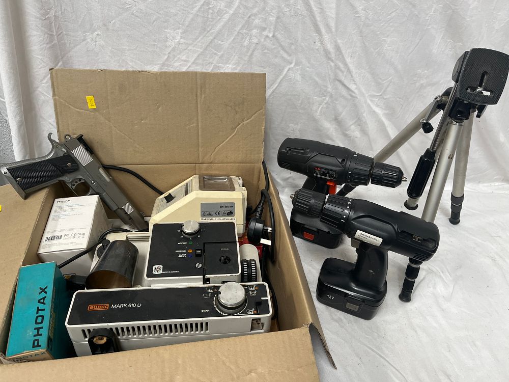 Lot 463: Eumig Mark 610 D Projector, Cordless Drills and Photography Equipment