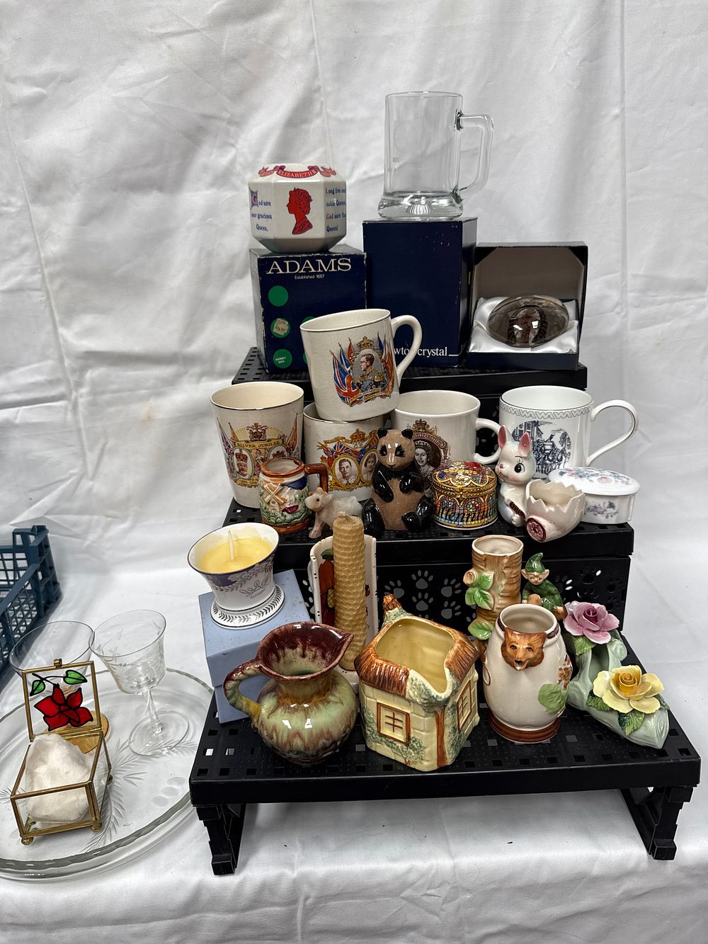 Lot 507: A Collection of Royal Commemorative and Decorative Ceramics and Glassware by Adams?