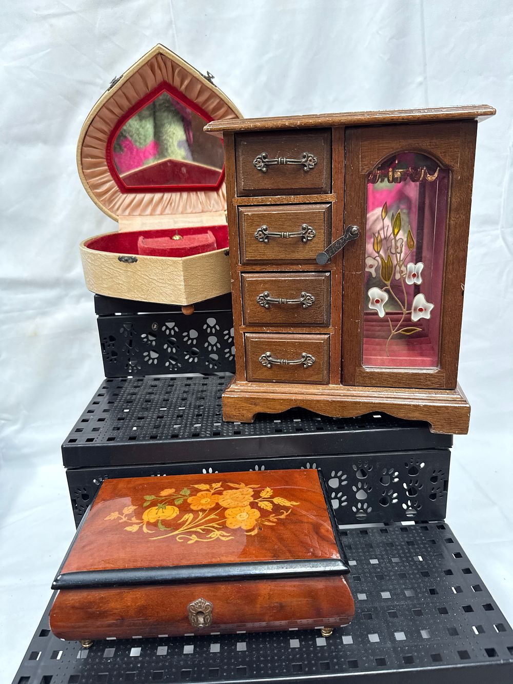 Lot 510: A Collection of Mahogany Finish and Faux Leather Jewellery Boxes