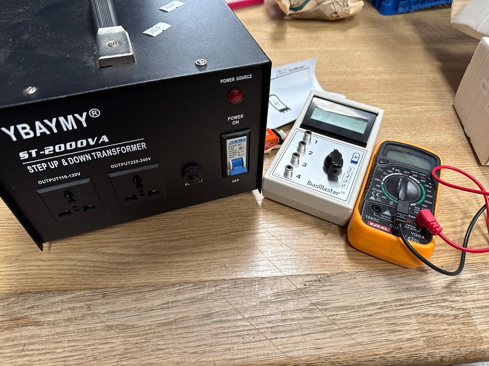 Lot 522: YBAYMY ST-2000VA Step Up & Down Transformer and Tube Amp Doctor BiasMaster