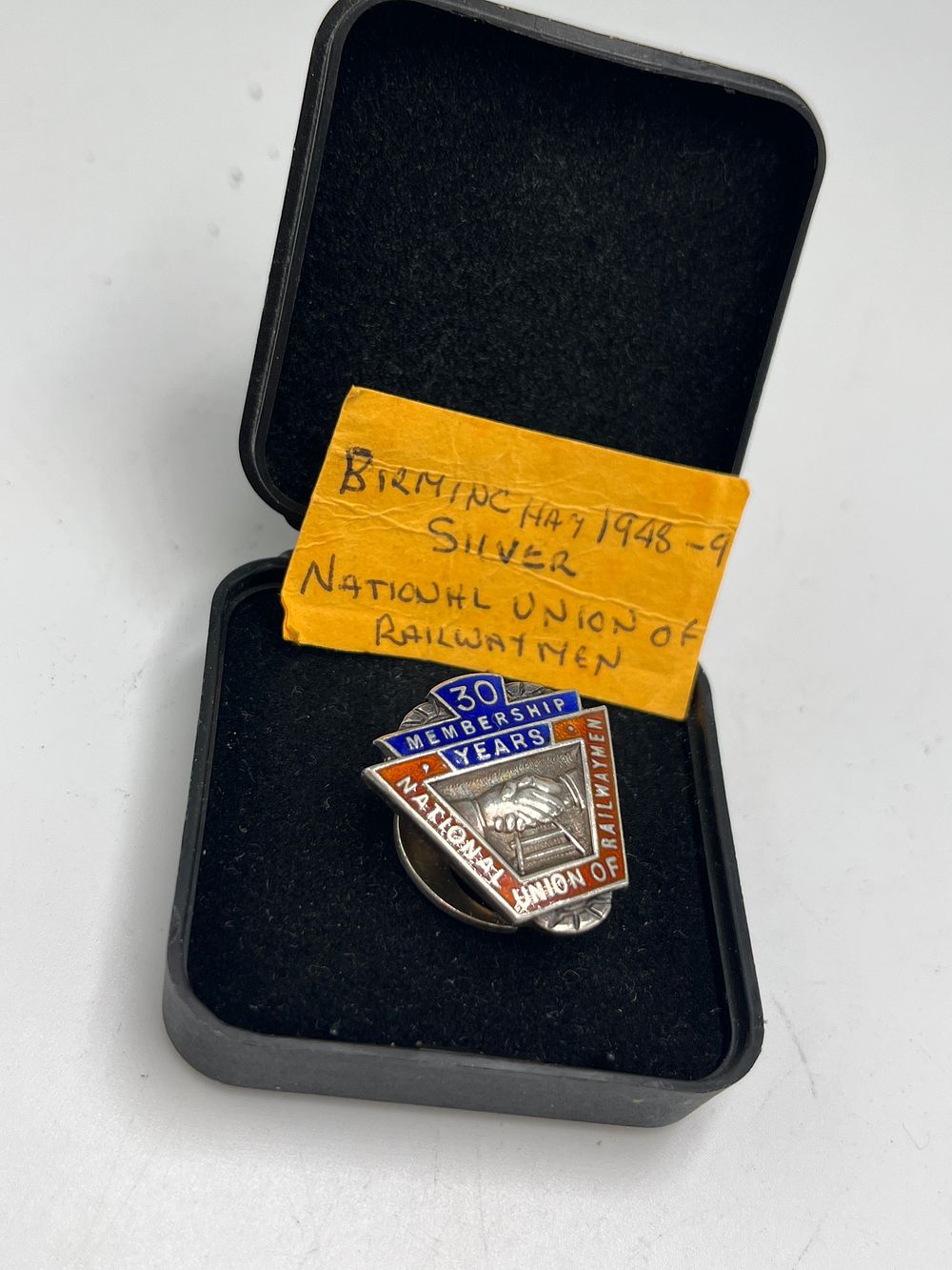 Lot 668: National Union Of Railwaymen Silver And Enamel 30 Year Membership Badge by J.T. & Co?, Birmingham, 1948, 8.90g
