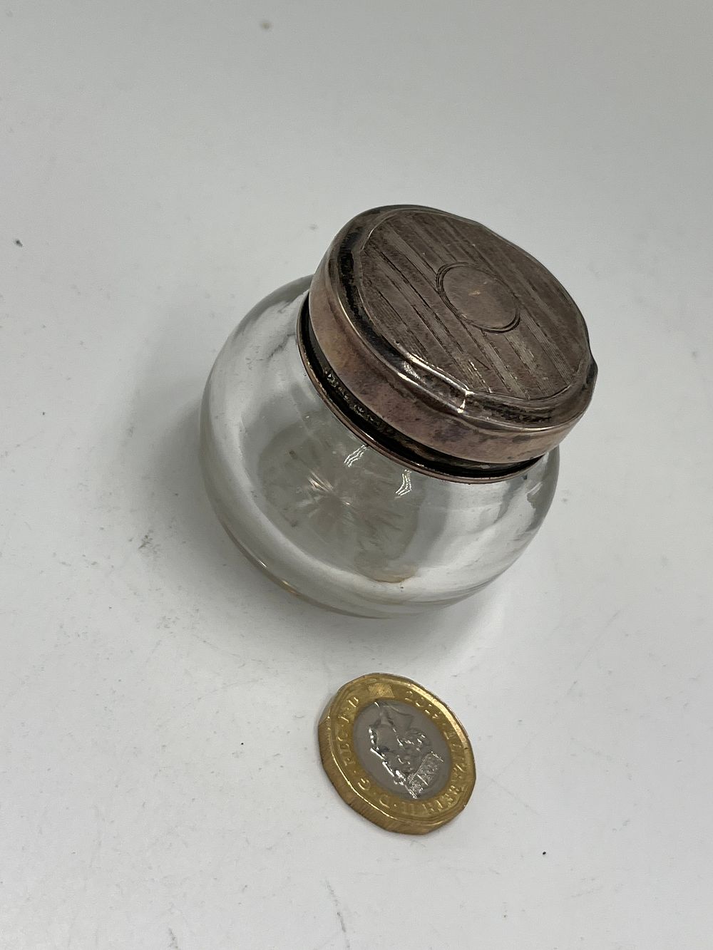 Lot 679: Edwardian Sterling Silver and Cut Glass Vanity Jar by Colen Hewer Cheshire?, Birmingham, 1918, 10g