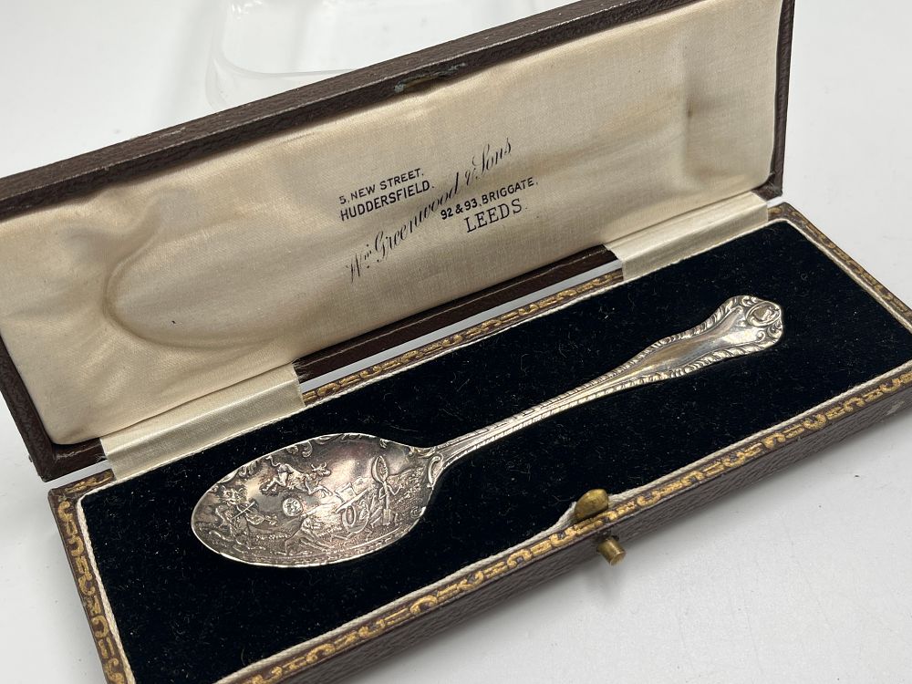 Lot 685: George V Sterling Silver Nursery Rhyme Spoon by Levi & Salaman, Birmingham, 1915, 12.91g