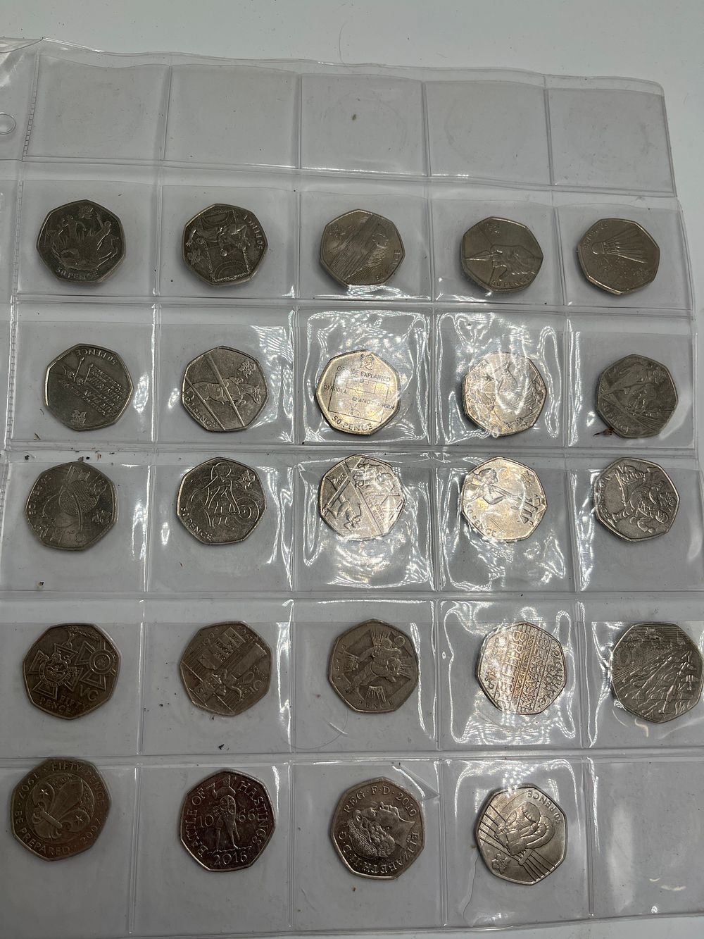 Lot 686: A Collection of UK Elizabeth II Cupro-Nickel Commemorative Fifty Pence Coins
