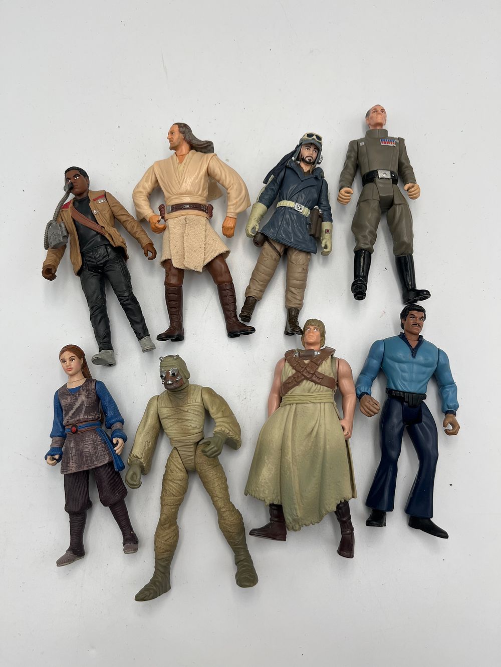 Lot 755: A Collection of Star Wars Plastic Action Figures by Kenner