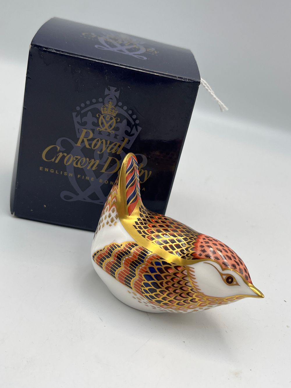 Lot 762: Royal Crown Derby Fine Bone China Derby Wren Bird Paperweight
