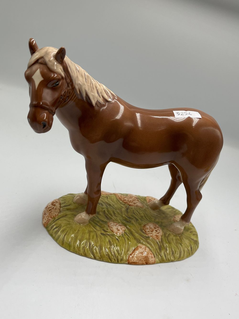 Lot 767: Royal Doulton My First Pony RDA 34 Glazed Ceramic Figurine, 6" x 7"