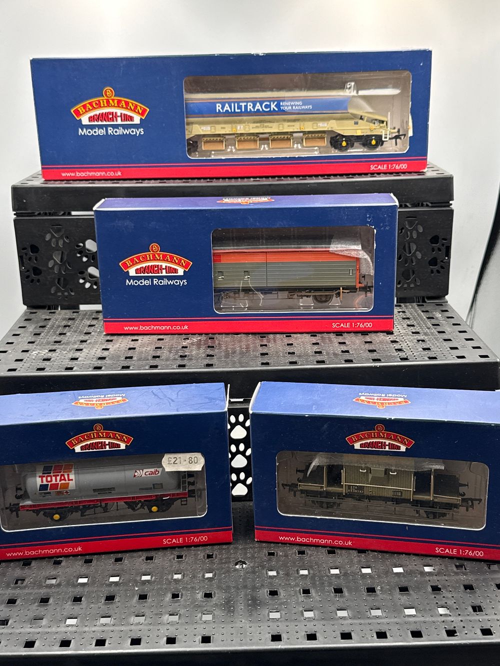 Lot 803: A Collection of Bachmann Branch-Line OO Gauge Model Railway Rolling Stock