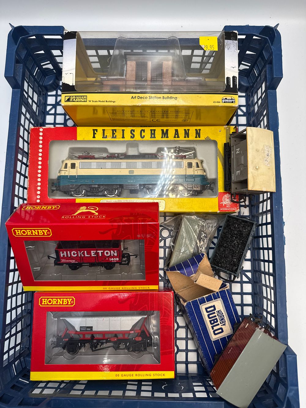 Lot 808: A Collection of Fleischmann, Hornby and Graham Farish Model Railway Locomotives and Rolling Stock