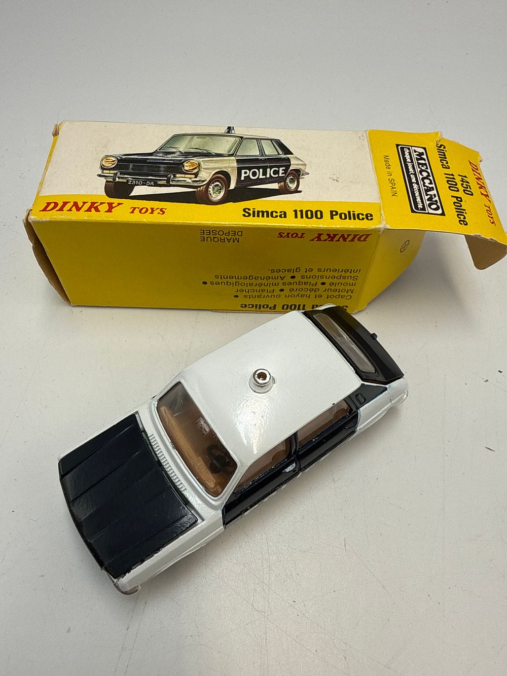 Lot 820: Dinky Toys 1450 Simca 1100 Police Die-Cast Model Car