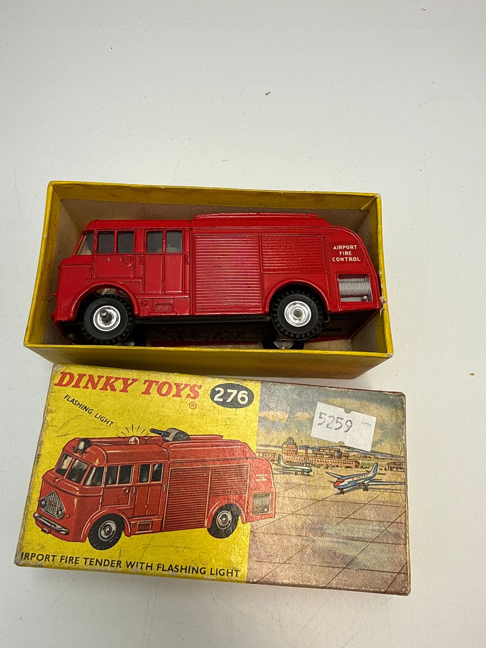Lot 842: Dinky Toys 276 Die-cast Airport Fire Tender with Flashing Light