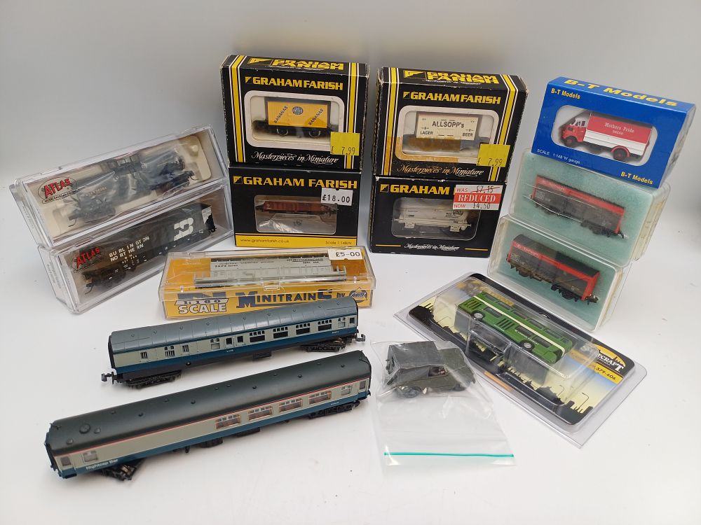 Lot 858: A Collection of N Gauge Model Railway Locomotives and Rolling Stock by Graham Farish and Atlas