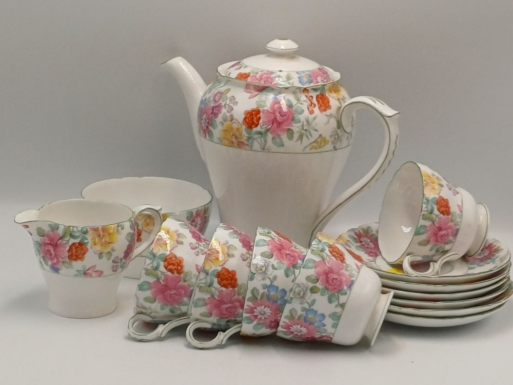 Lot 861: Shelley Fine Bone China Summer Glory Pattern Dainty Shape Tea Service