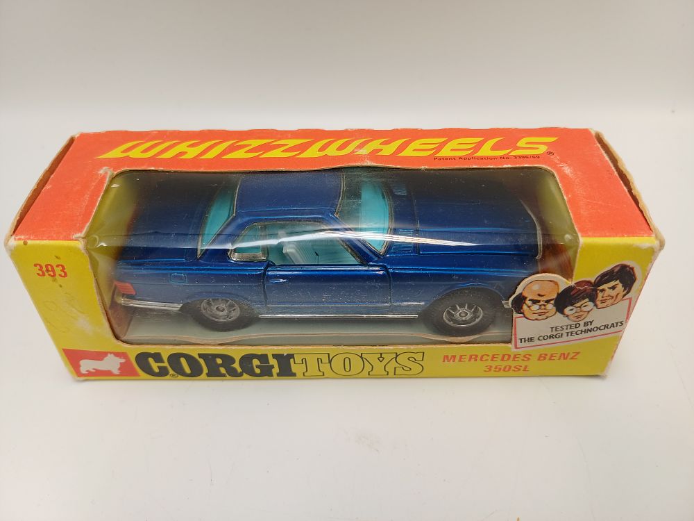 Lot 872: Corgi Toys Mercedes Benz 350SL Whizzwheels Model Car 393