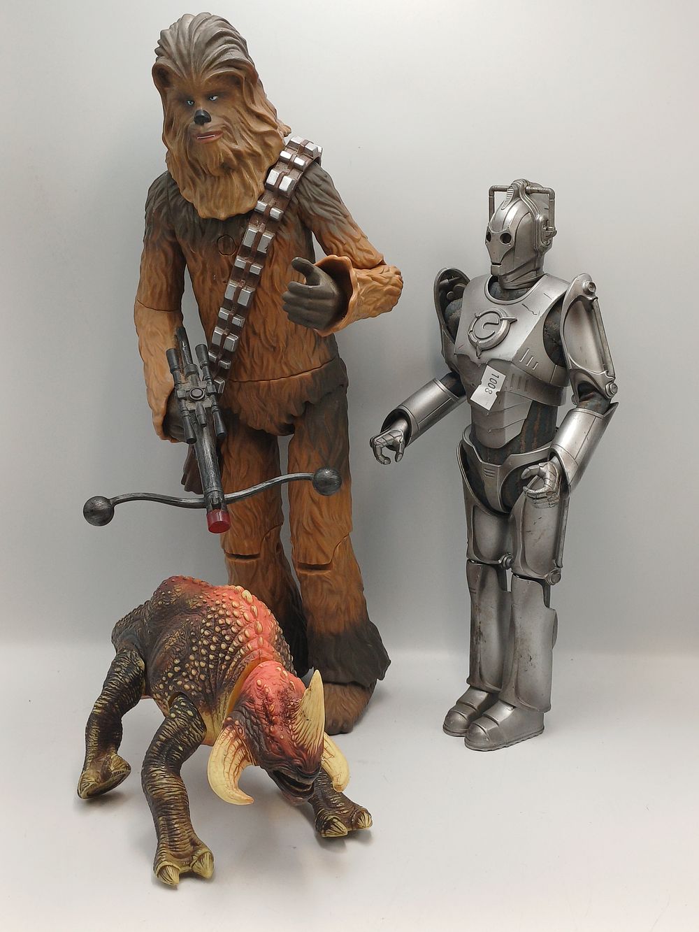 Lot 881: Star Wars and Doctor Who Large Scale Action Figures