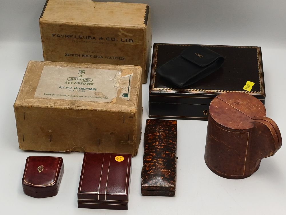 Lot 904: A Collection of Vintage Leatherette and Card Presentation Cases and Original Packaging