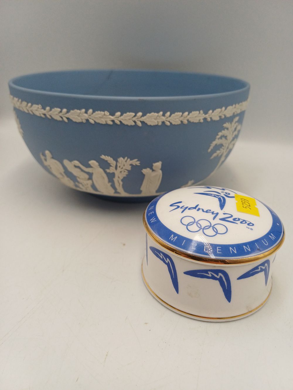 Lot 940: Wedgwood Jasperware Pale Blue Sacrifice Bowl and Royal Doulton Sydney 2000 Olympic Box