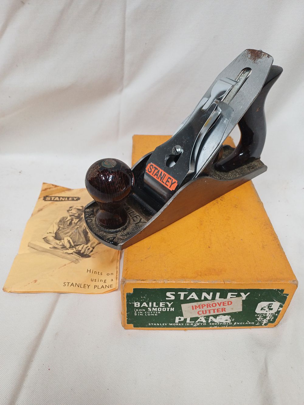 Lot 993: Stanley Bailey No. 4 Iron Smooth Plane with Original Box