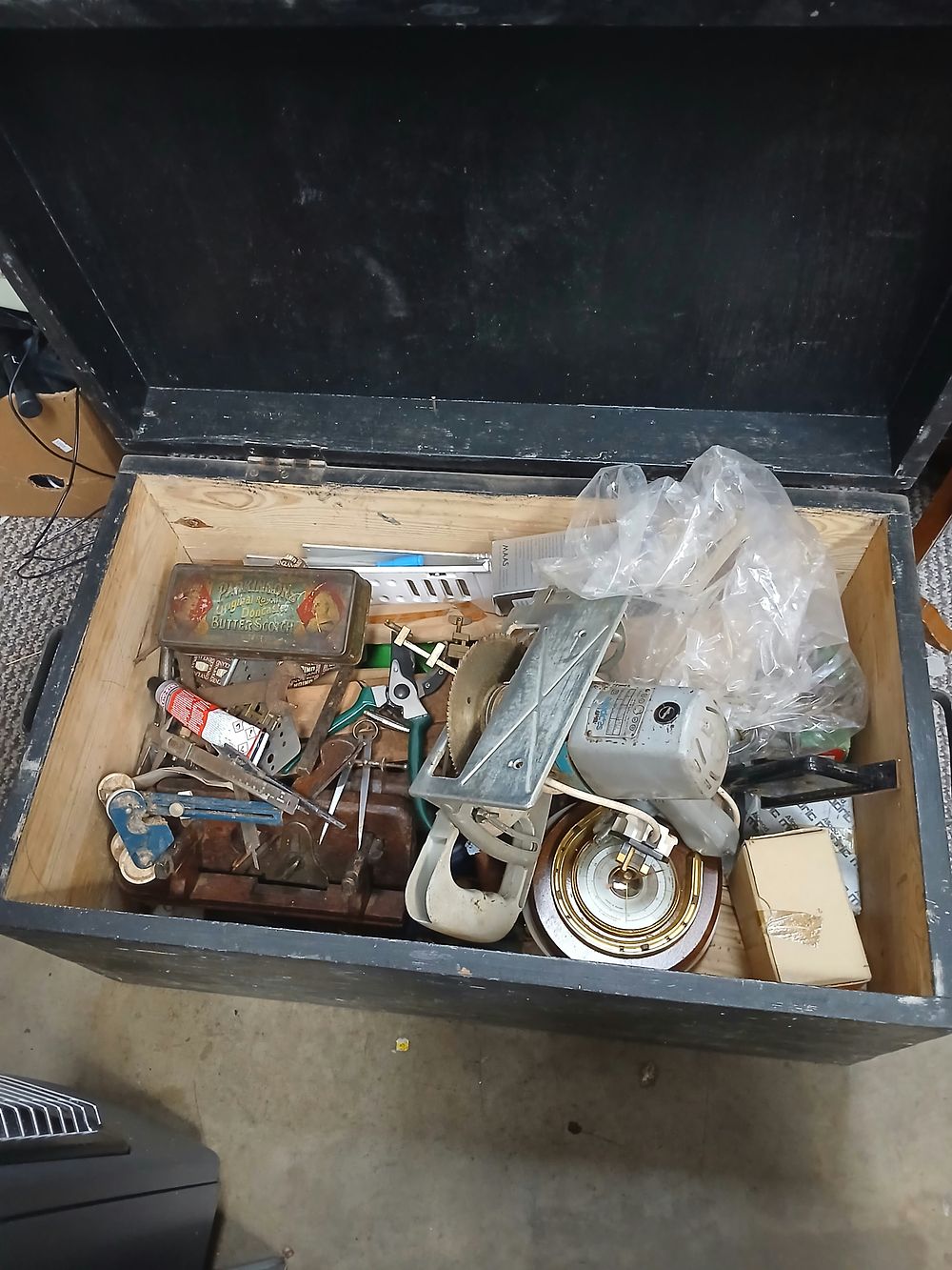 Lot 1006: A Collection of Vintage Woodworking and Workshop Tools in a Pine Chest