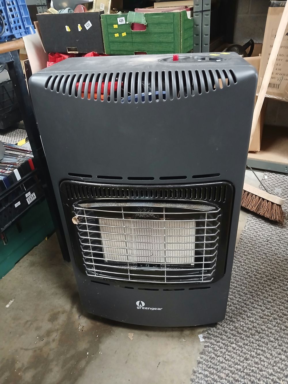 Lot 1010: Greengear Baltik? 4200W Grey Plastic and Metal Portable Gas Heater