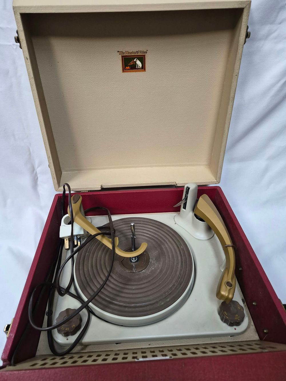 Lot 1020: His Master's Voice Portable Tabletop Radiogram