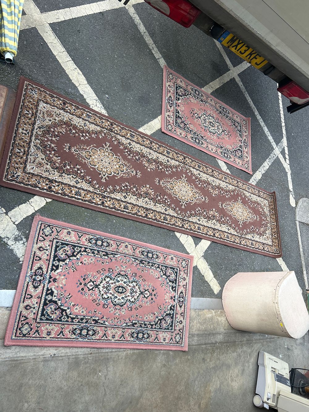 Lot 1042: Three machine-woven rugs in traditional Persian-style and ottoman