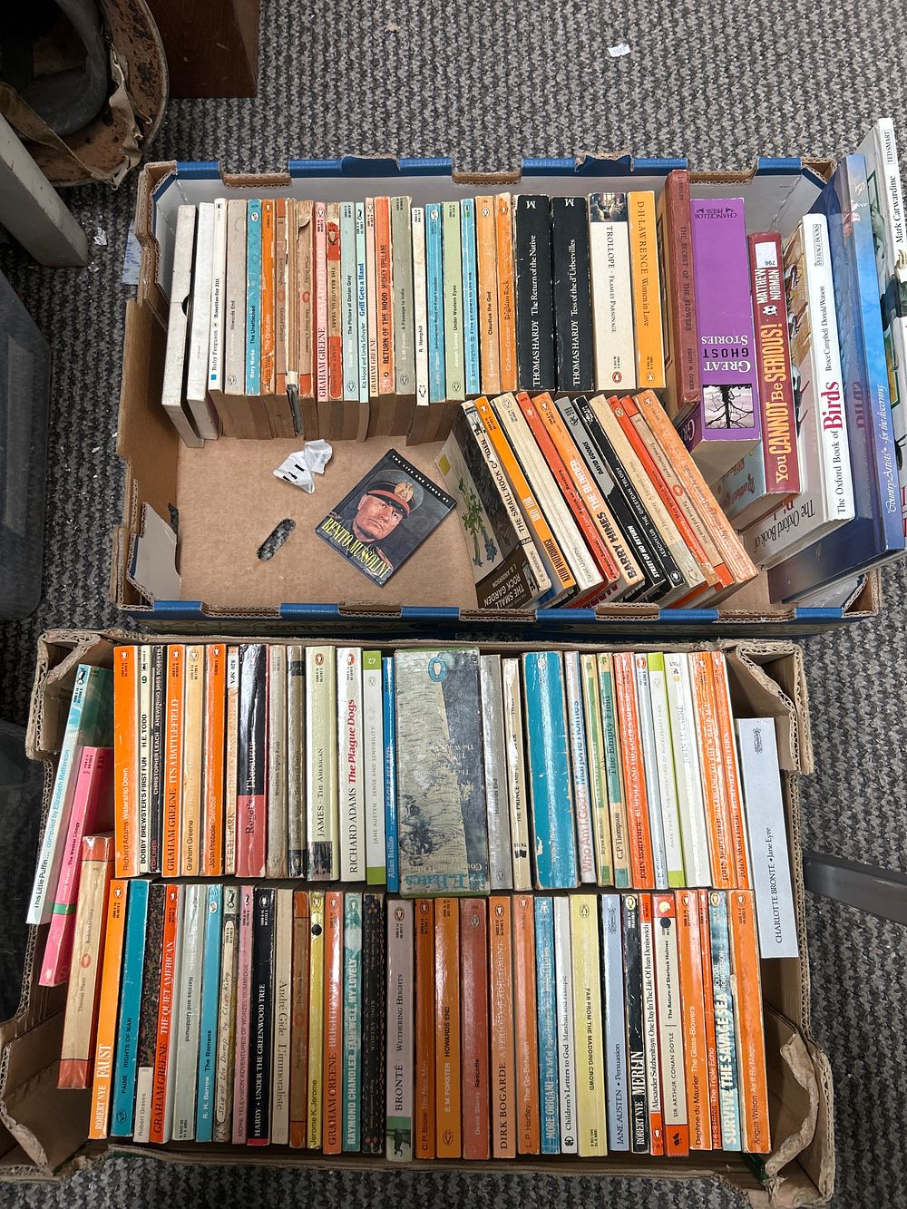 Lot 1062: A Collection of Vintage Penguin and Pelican Paperback Books