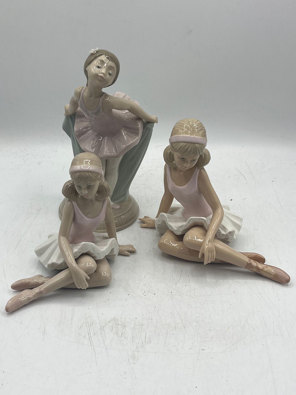 Lot 1086: Trio of Porcelain Ballerina Figurines by Nao and The Leonardo Collection