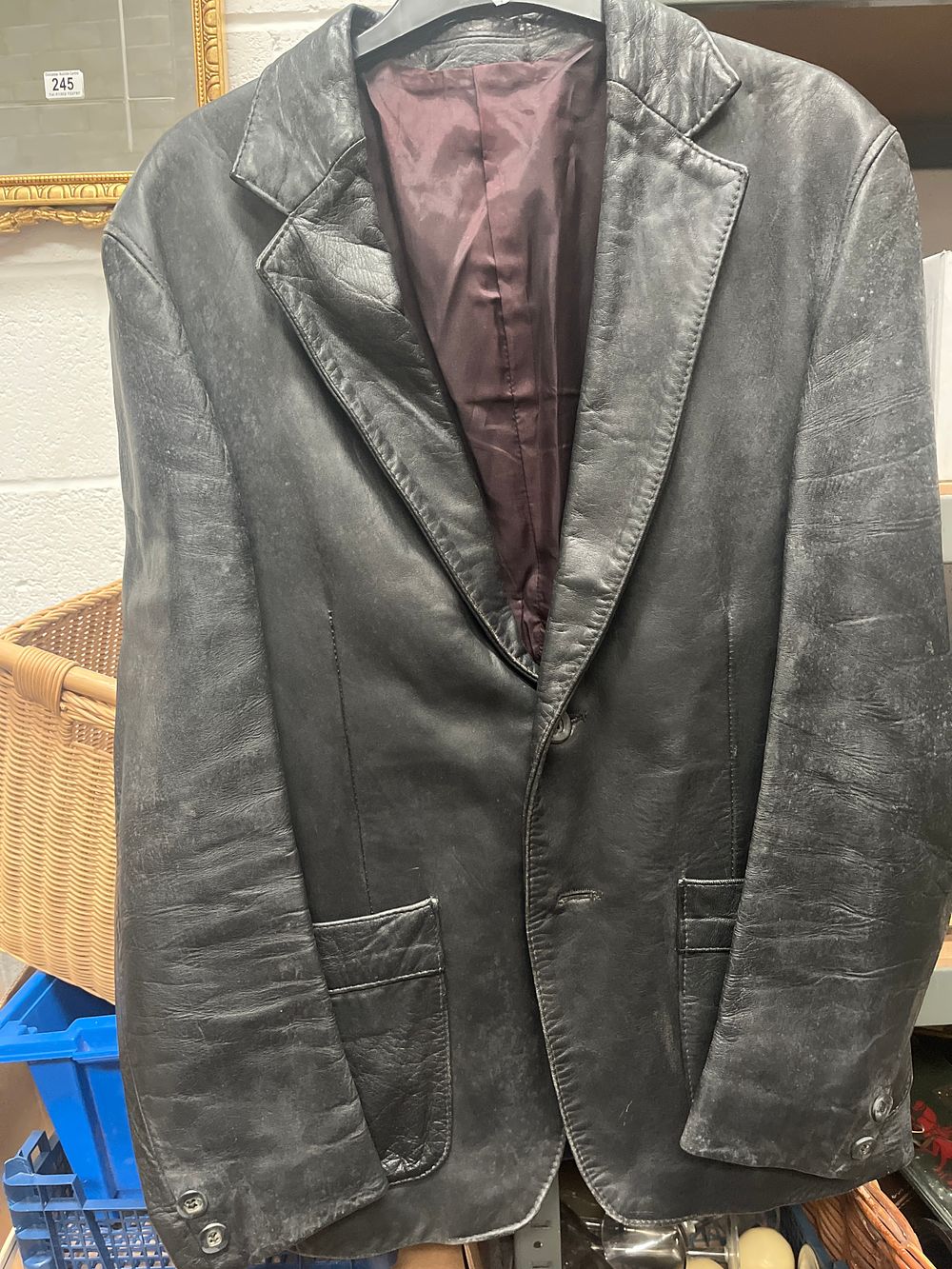 Lot 1099: Glenhusky of Scotland Black Leather Blazer, Size 44
