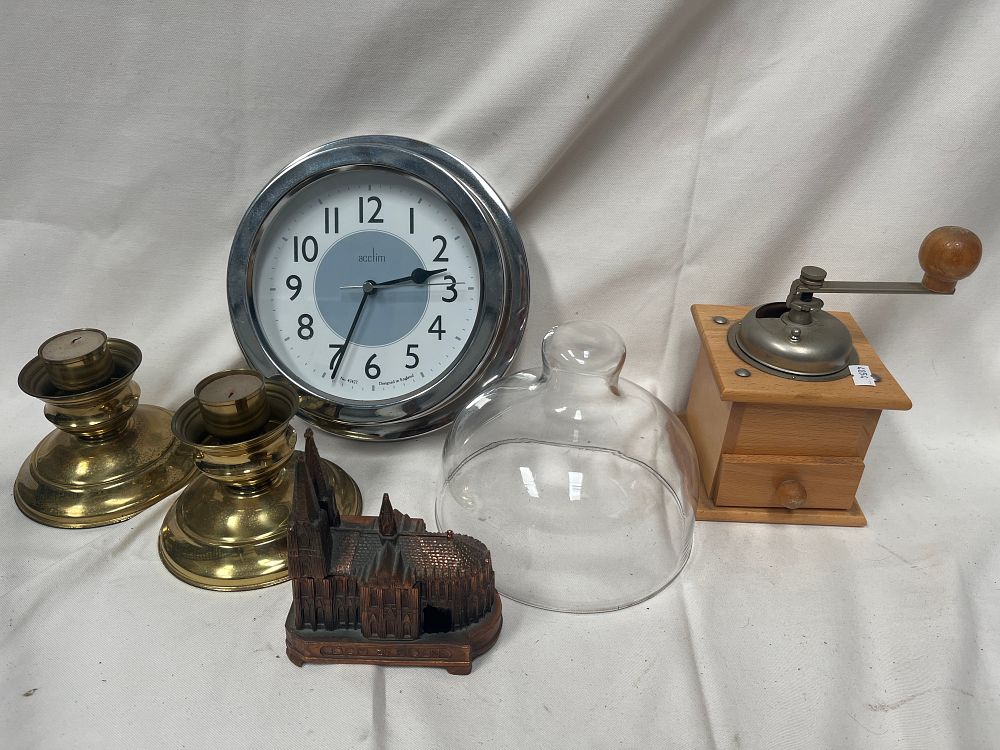 Lot 1123: An Assortment of Domestic Decorative Items including Acctim Wall Clock