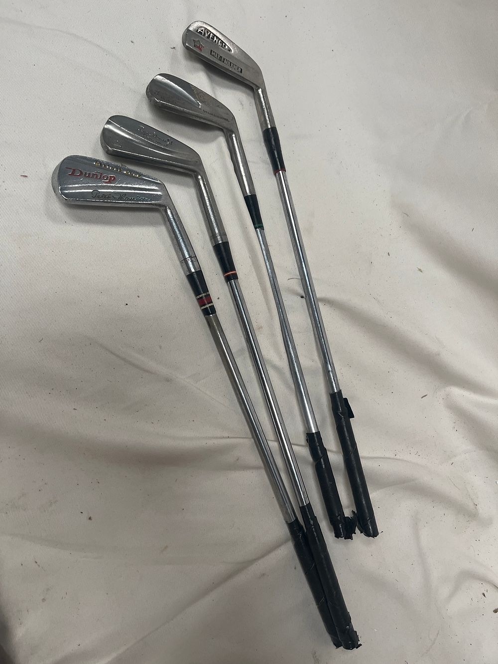 Lot 1131: A Collection of Vintage Steel Shafted Putters by Dunlop and Others