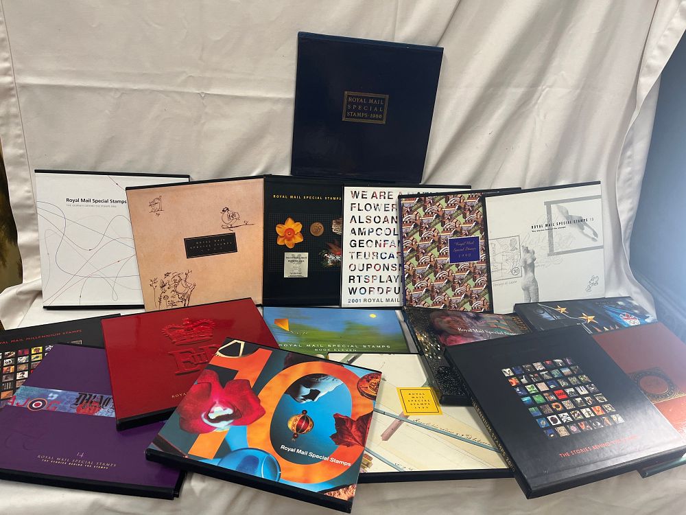 Lot 1153: UK Royal Mail Special Stamps Year Book Collection, 1986-2001