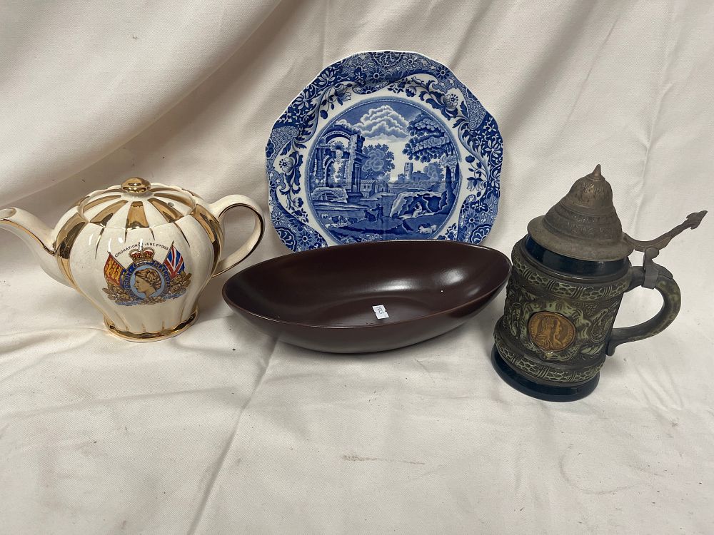 Lot 1164: An Assortment of Commemorative and Decorative Ceramics and Metalwork?