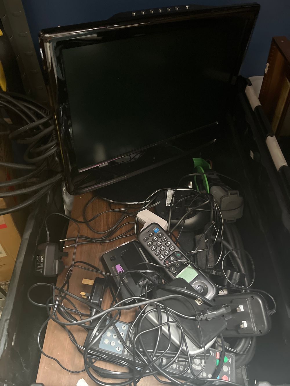 Lot 1182: Elizabethan T-13 Made in Japan? Portable Television and Electronics Collection