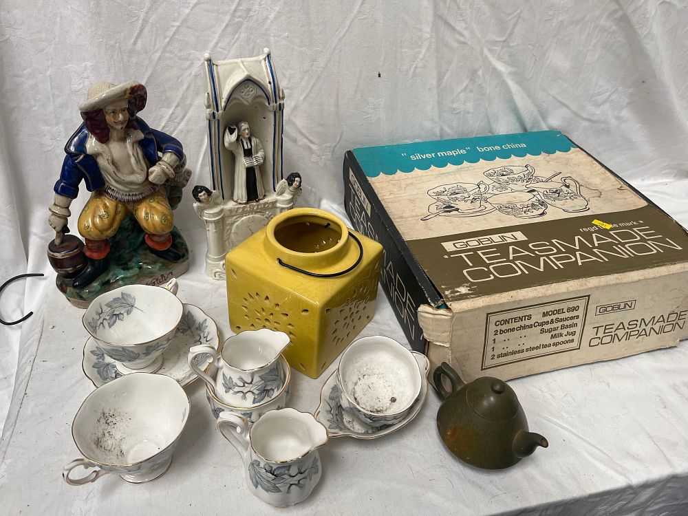 Lot 1199: Goblin Teasmade Companion Model 890 Royal Albert Silver Maple Set