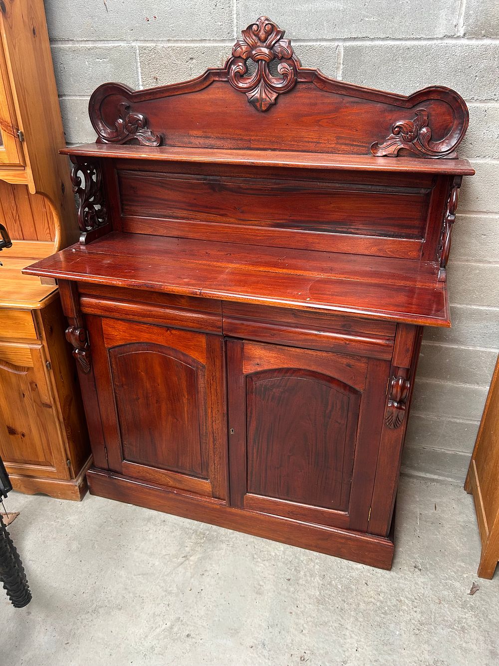 Lot 1258: Victorian Mahogany Sideboard? Chiffonier