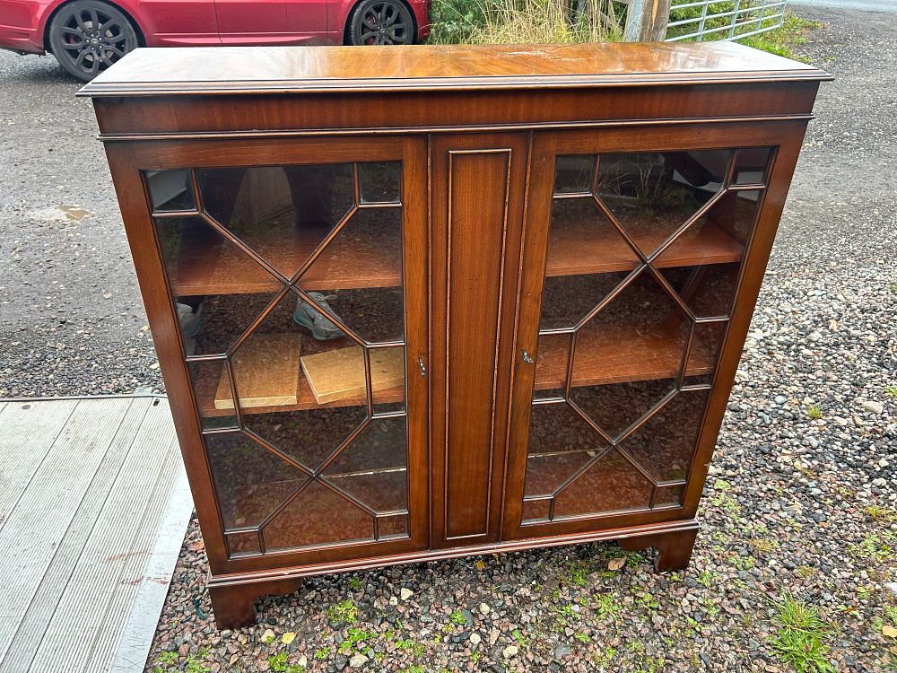 Lot 1274: George III Style Mahogany Astragal Glazed Breakfront Display Cabinet