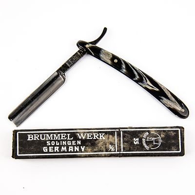 Brummel Werk 35 Razor w/ Orig. Box. Vintage Straight Razor "35" by Brummel Werk, with grey/black