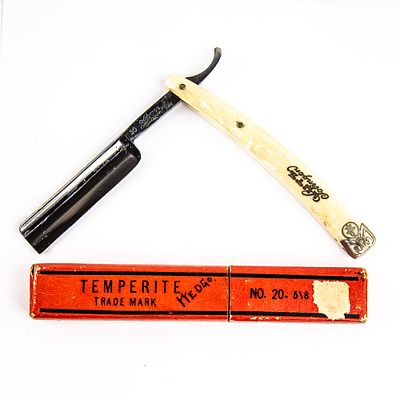 Lutz Solingen 30 Razor w/ Unorig Box. Vintage Straight Razor "30" by Lutz Solingen, with pearly