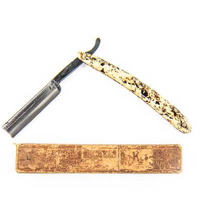 Record Straight Razor w/ Unorig. Box. Vintage Straight Razor "Record", with white, black and