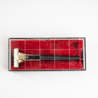 Schick '500' M15 Razor w/ Plastic Case. Vintage Schick 500 M15 handheld razor, in great