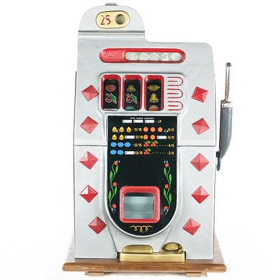 *Mills 25 Cent Diamond Front Slot Machine. An older restoration on a 3-reel slot machine in good 