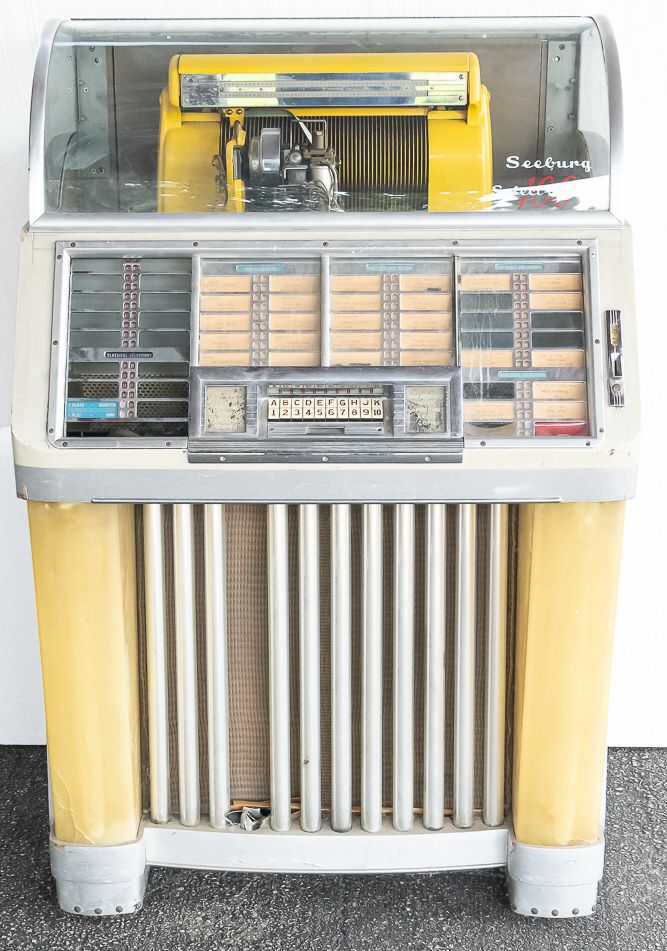 Seeburg Selectomatic 100 Jukebox Model "C". Nice solid box with good chrome and hardware 