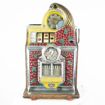 *Watling 5 Cent Rol-A-Top Cherry Front with Key. Circa 1930's. Very attractive restoration 