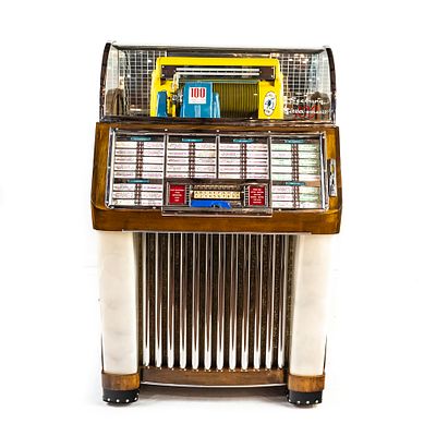 Seeburg Select-O-Matic 45 RPM Jukebox. Seeburg Select-O-Matic M100C 45 rpm juke box in beautiful 