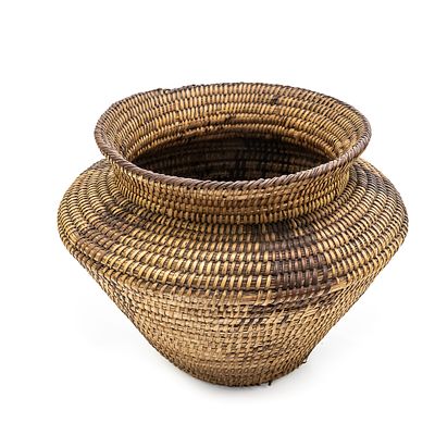 1930 Pima Basket W/Figures. This circa 1930s Pima basket features a traditional olla form with a 