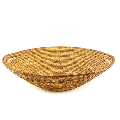 1920s Jicarilla Apache Basket Tray W/handles. This Jicarilla Apache basket tray is hand woven 