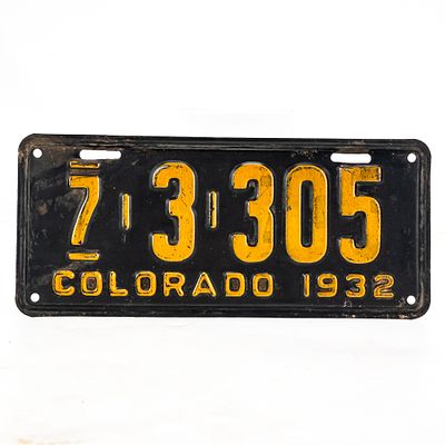 Colorado 1932 License Plate. # 7 3 305 in good original condition with some paint loss to the 