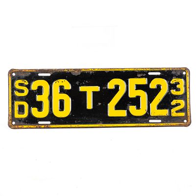 South Dakota 1932 License Plate. # 36 T 252 in good original 10condition with minor paint loss 